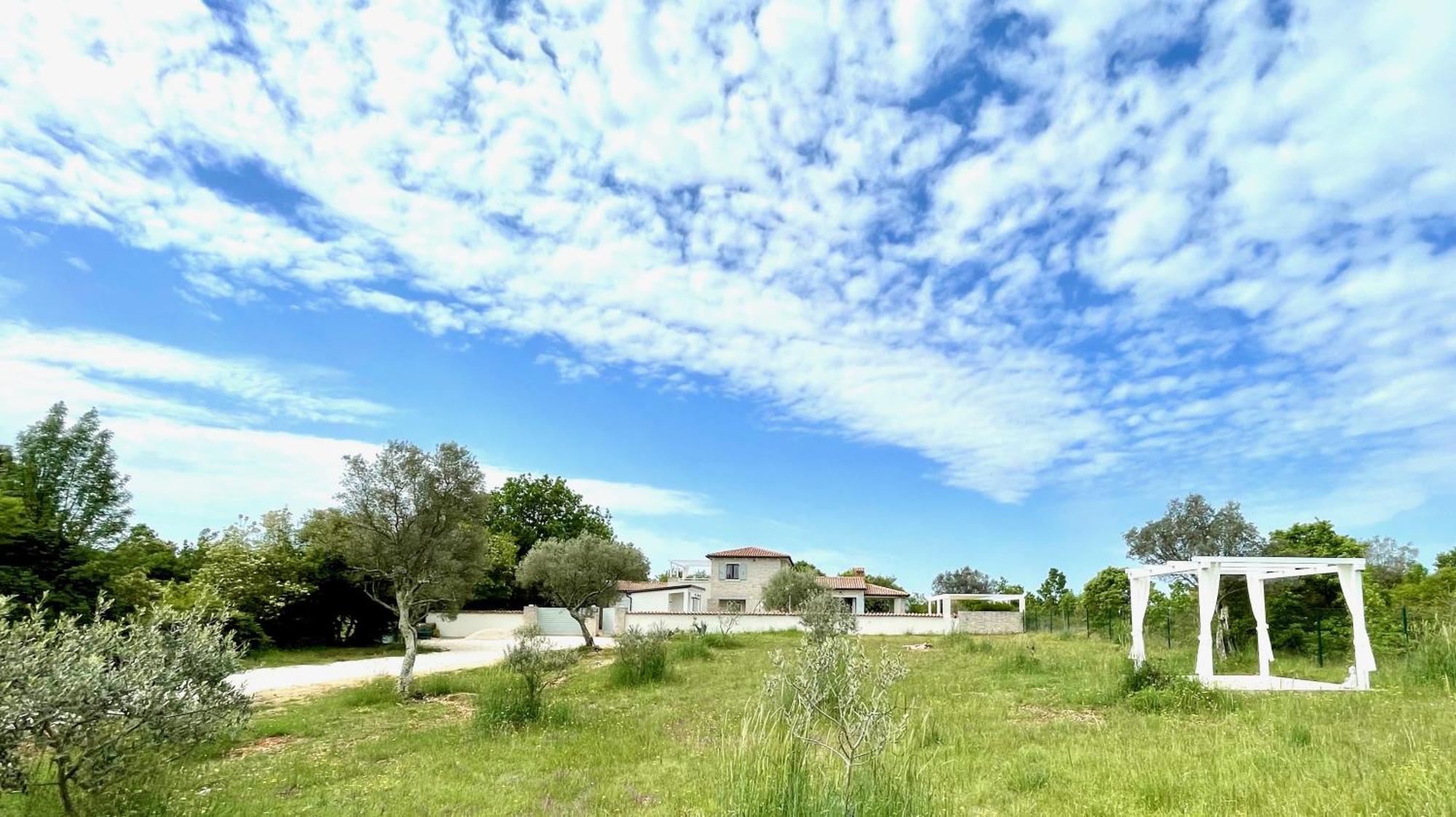 Juršići Luxury Villa In Istria - 9,000 Sqm Private Estate With Pool & Sauna, 15 Min To Sea, Near Fazana, 3 Bedrooms מראה חיצוני תמונה