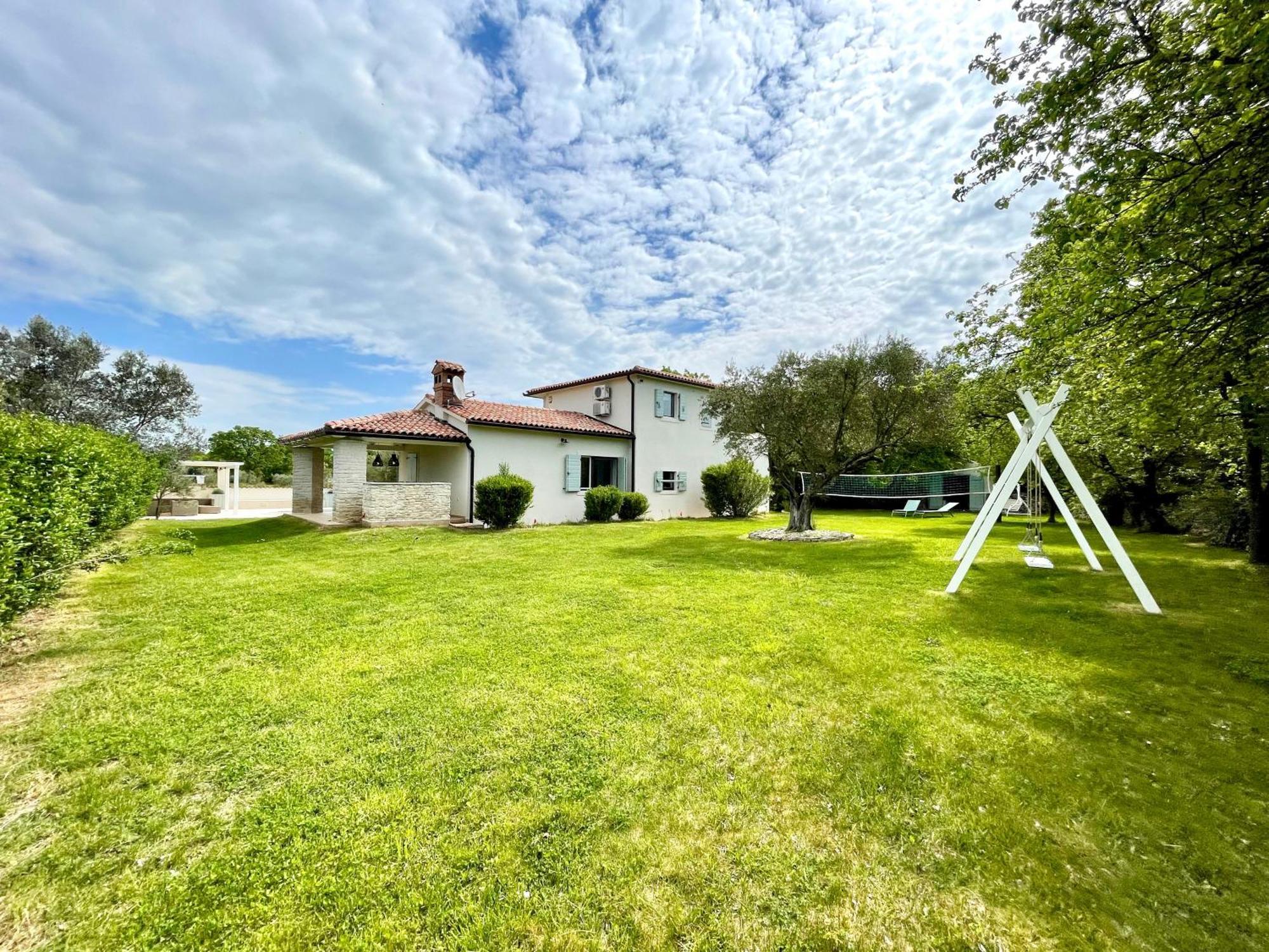 Juršići Luxury Villa In Istria - 9,000 Sqm Private Estate With Pool & Sauna, 15 Min To Sea, Near Fazana, 3 Bedrooms מראה חיצוני תמונה