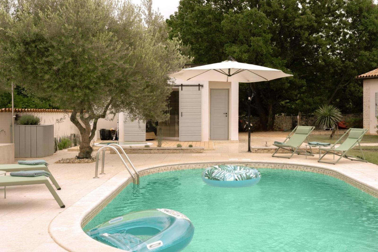 Juršići Luxury Villa In Istria - 9,000 Sqm Private Estate With Pool & Sauna, 15 Min To Sea, Near Fazana, 3 Bedrooms מראה חיצוני תמונה